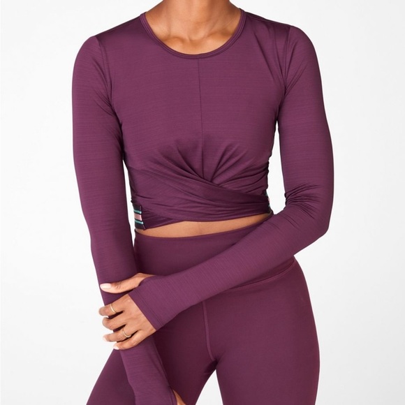 Fabletics Tops - Fabletics Eco-Conscious Front Twist Long Sleeve Crop Top. Size Small. EU…
